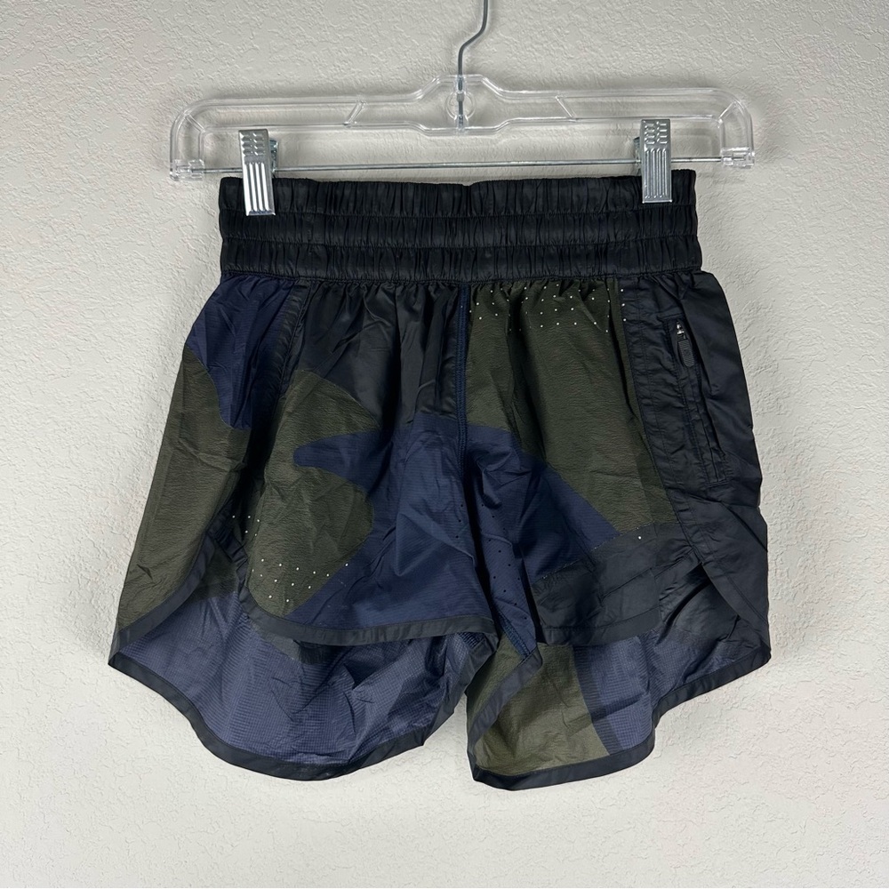 Lululemon Dark Blue Green Athletic Athleisure Lightweight Patch Game Shorts 4